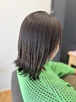 エン(en)&nbsp;肩下切りっぱなしボブ