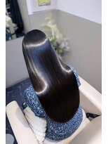 ウル プラス シア(ulu + sia) 癖に悩む日々から髪を褒められる日々へ【髪質改善】