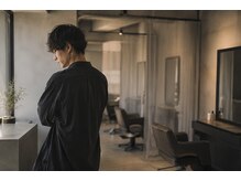 「美容師なのに、美容室が苦手でした。」
