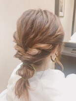 ヘアサロン トラヴィス(hair salon Travis)&nbsp;ツイスト紐アレンジ