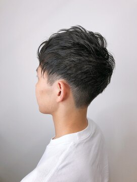 コアフィールドマサコ 北島店 黒髪  爽やかツーブロ刈り上げショート