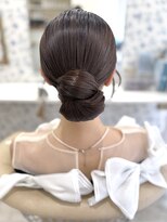 サクララ(Sakura la)&nbsp;タイトシニヨン/結婚式お呼ばれヘア/二次会ヘア/参列ヘア/アップ