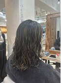 ロング×ゆるめ波巻きスパイラルパーマ×ハイライト