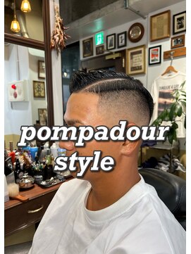 カムレイドフォーライフ(COMRADE 4 LIFE) pompadour ×perm スタイル 担当 西村