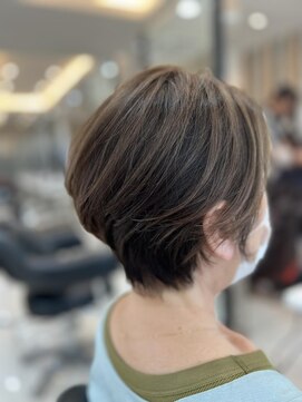 ヘアアンドビューティー クアトロ 戸祭店(QUATRO) くびれショートヘア