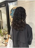 外国人地毛風カーリーヘアー　スパイラルパーマ