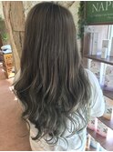 アッシュグレー×インナーカラー