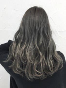 プライズ 所沢プロぺ通り店(prize) シルバーアッシュグレーグラデーテョン【所沢】