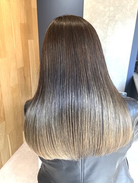 リノショアーズ 日本大通り店(RINOSHORES) バレイヤージュ大人美人酸性ストレートグラデーション外国人風