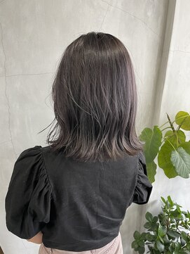 ティティ(TiTi) 暗くても透け感ばっちり！ラベンダーグレージュ[TiTi_栗林れい]