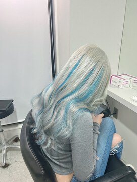 グロウ 渋谷西口(grow) white×Aqua blue