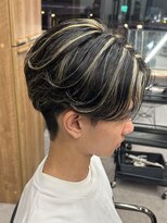 ハイライトセンターパートメッシュダブルカラーツーブロック