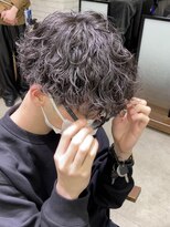 リップス レイ ギンザ(LIPPS Ray GINZA)&nbsp;前下がりの波巻スパイラルパーマ