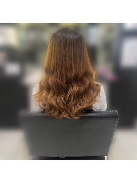 アリエル セバスチャン コテ巻き風パーマ