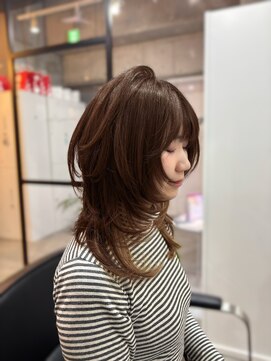 マーシュ ルーヴェ(marshu Luve) ワンカールで決まるハッシュカット/レイヤーカット