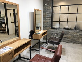 アモング(a`mon gou`t hair make)の写真/【完全マンツーマンサロン◆】ベテラン女性スタイリストが深くヒアリングし、お客様の悩みを解決します！
