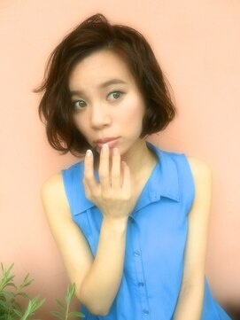 ファヴォリ(favori) 【favori 自由ケ丘】 大人フェミニンなウェービーボブ