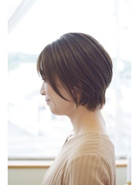 ヘアアンドメイク ムーア(Muuua) ショートヘアとアッシュベージュ