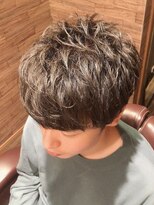 リバティシェアバーバー 銀座(LIBERTY SHARE BARBER)&nbsp;シルバーカラー/スリークショート/サイドグラデーション<理容室>