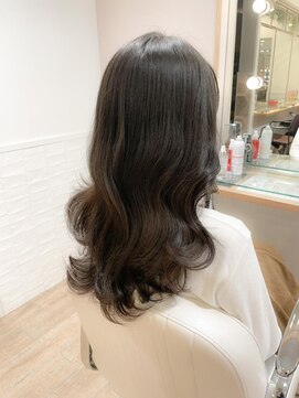 ネオリーブ チロル 横浜西口店(Neolive CiroL.) 韓国風　エギョモリヘア　顔まわりカット