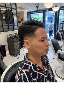 ルドローブラントオオサカ(LUDLOW BLUNT Osaka) 【LUDLOW BLUNT】田村真也 サイドパート 七三分けスキンフェード