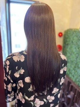 ダッチェス(DUCHESS) アッシュベージュの滑らかストレート