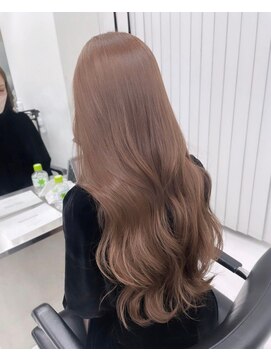 アディション 新宿(ADITION) 大人かわいいミルクティーカラーハイライトレイヤーカット[新宿]