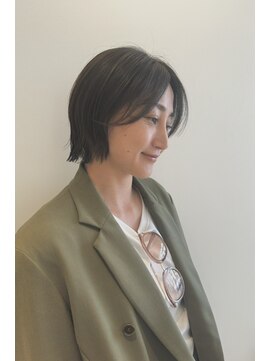 モック(moc) 女性らしいショートボブスタイル