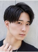 ナチュラル　センターパート　刈り上げマッシュ　アップバング