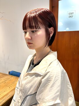 ダンボ(DUMBO) 耳にかけても可愛いボブ/ブリーチなしピンクカラー