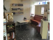 ビーカット(Be cut)の雰囲気（当店の待合スペースです♪）