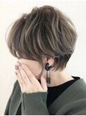 振り向きざまの美人印象にドキッ。大人さわやかショートボブ
