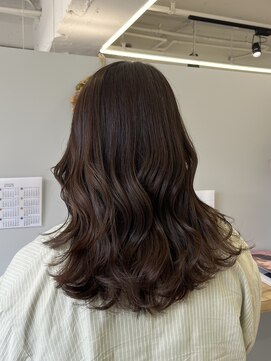 リジー(Litzy) レイヤースタイル×ナチュラルカラー♪《木寺》