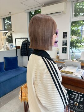 O 大人可愛い小顔切りっぱなしボブミルクティーベージュ20代30代