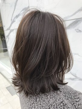 ブリス(VLISS) レイヤーカット 顔周りレイヤー 透明感 20代30代40代UP