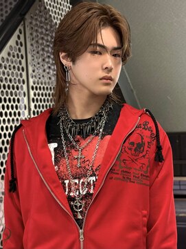 ラッドルーム(LAD ROOM.) ウルフカット/センターパート/シースルーマッシュ/ブラウン