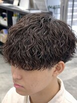 オーバル ジングウマエ(OVARL jingumae) 縦落ちパーマツイストスパイラルシャドウパーマ