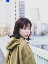 ニーイチイチ(211)&nbsp;似合わせカット/ニュアンスカラー/ナチュラルベージュ/外ハネ