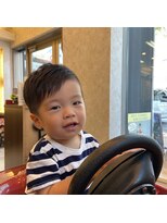 バーニーズ バーバークラブ(BARNEYS BARBER CLUB)&nbsp;ツーブロックアシメ　キッズカット