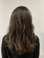 えほん美容室&nbsp;透明感のあるハイトーンアディクシーカラー♪