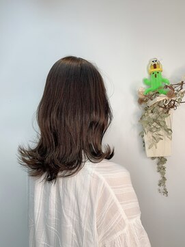 イーラ(era) 《era》ダークアッシュ　くすみグレージュ　こなれミディ　みわ