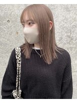 スリー(three)&nbsp;ベージュカラー