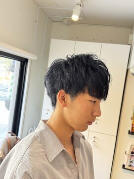 リンカラン トロワ(LINGKARAN Trois) マッシュショートネイビーヘア