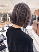 ハイライト白髪ぼかしダブルカラーインナーカラーショートボブ