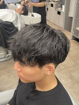 ノイセル 西本町(Noisyle) ブルーブラックフェザーパーマ刈り上げセンターパートy