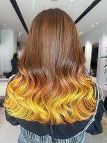 ステア ケース(stair case)&nbsp;グラデーションカラーデザインビタミン髪質改善トリートメント