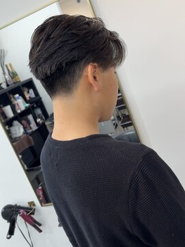 ファミリア 新宿(familiar) センターパート　テーパーフェード