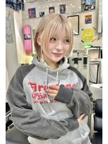 ヒビヲ 天神警固(HIBIO) ショートボブ切りっぱなしボブタッセルボブブリーチダブルカラー