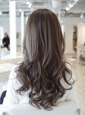 大人の透明感♪オリーブグレージュ×ゆるウェーブロング