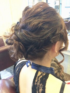 リルア 博多(LIRUA) サイドアップアレンジ